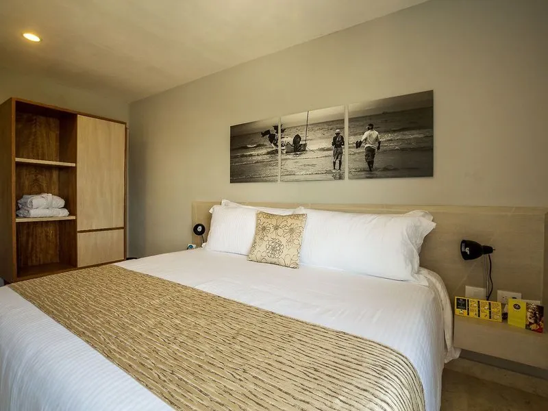 Udobna spalnica z zakonsko posteljo