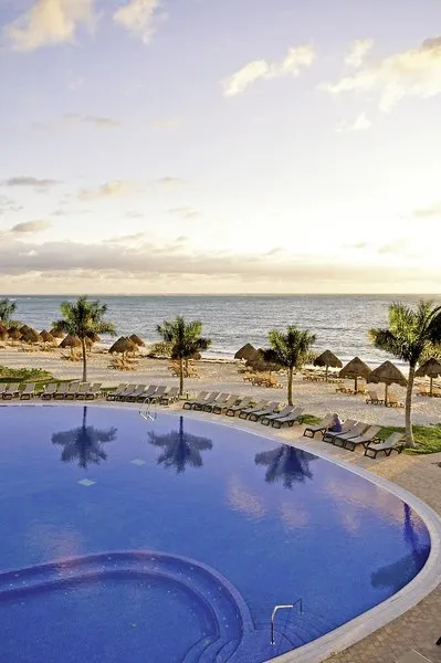 Zračni posnetek bazenskega kompleksa Ocean Coral